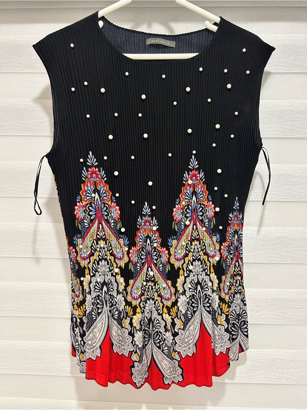 Suzy Shier Black Sleeveless Tank with Pearl Accents and Multicolor Floral Border